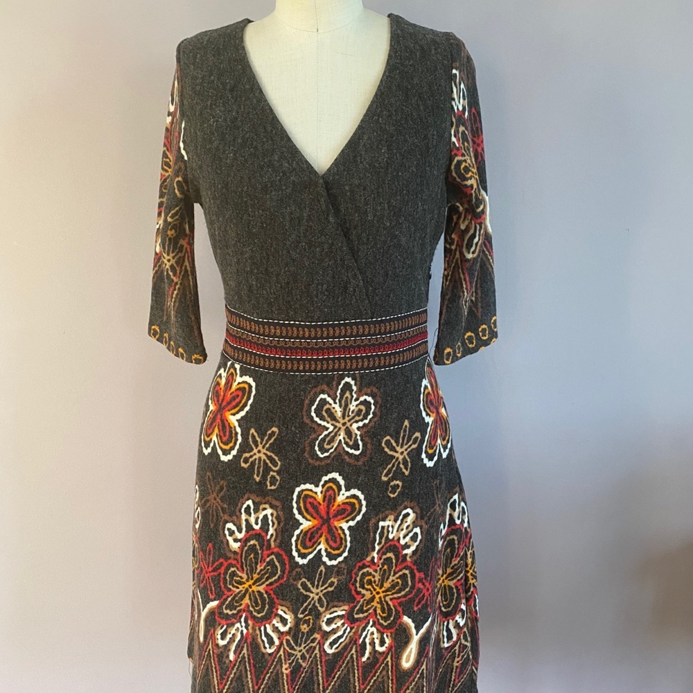 Courageb dress size S.